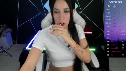 Snapshot of sofiakey chatting on 02.11.25 sofia online show from 02.11.25