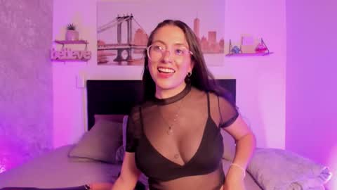 sofialujan_ online show from 03.27.26