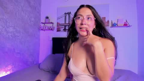 sofialujan_ online show from 04.28.26