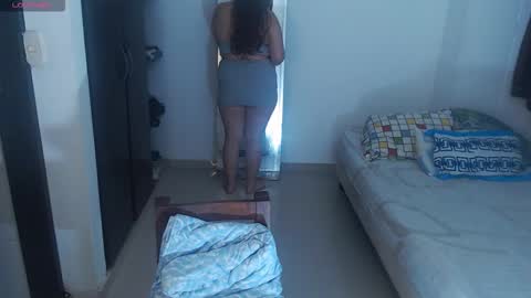 sofiamooon_ online show from 11.20.25