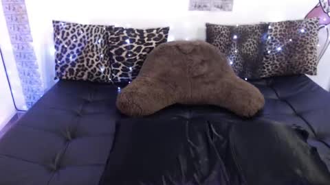 Snapshot of sofianix chatting on 12.16.24 SOFIA NIX online show from 12.16.24