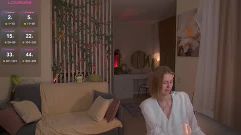 Snapshot of sofiapure18 chatting on 11.18.25 Sofia Help me overcome shynes with 100 thumbs up online show from 11.18.25