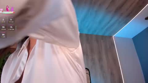 Sofia Reyes online show from 03.06.25