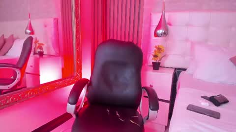sofiathoompson online show from 06.23.26