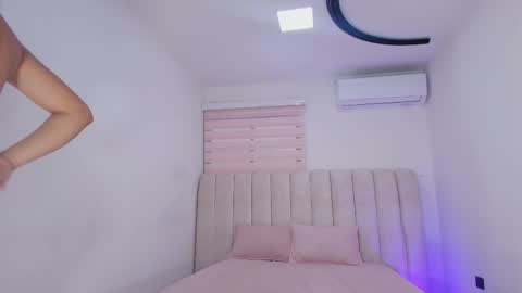 Sofia Velez  online show from 02.02.26