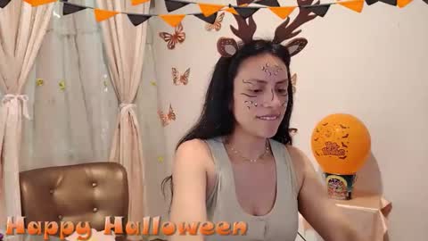 Sofi Bella online show from 10.31.25