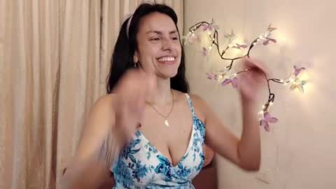 Sofi Bella online show from 04.29.26