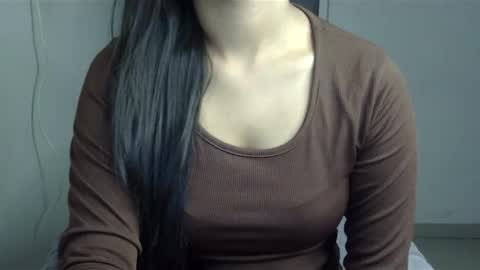 Snapshot of sofie_diva chatting on 12.08.24 divya online show from 12.08.24