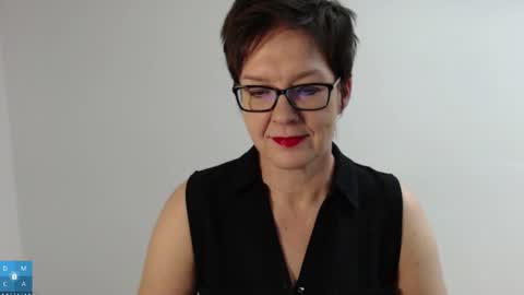 Sofie Velvet online show from 10.12.25