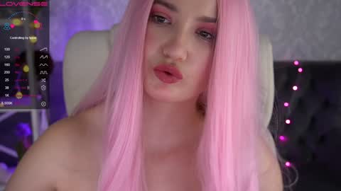 Snapshot of sofiebloom chatting on 12.08.24 Sofie online show from 12.08.24