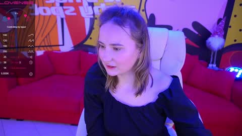 Snapshot of sofiebloom chatting on 12.25.24 Sofie online show from 12.25.24