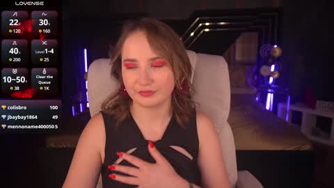 Snapshot of sofiebloom chatting on 01.21.25 Sofie online show from 01.21.25