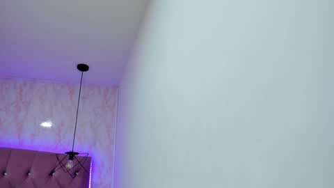 Snapshot of sofii_miller_ chatting on 12.18.24 online show from 12.18.24