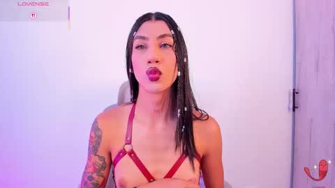 Snapshot of sofiia_grey_ chatting on 11.13.25 Sofi online show from 11.13.25