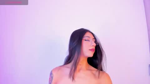 Snapshot of sofiia_grey_ chatting on 11.25.25 Sofi online show from 11.25.25