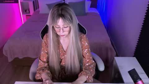 Sofia online show from 10.13.25