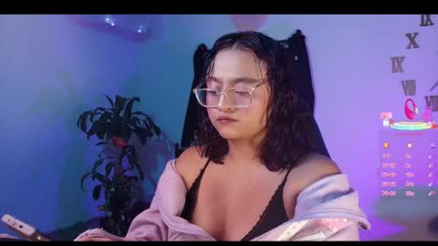 Snapshot of sofitabares_ chatting on 12.20.25 Demi Sofia online show from 12.20.25