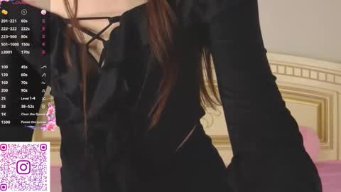 Elly online show from 10.25.25