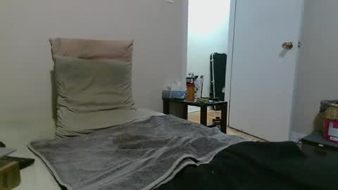 Snapshot of softiesex chatting on 06.25.26 SUB online show from 06.25.26