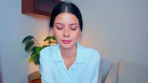 Snapshot of softlyy_bold chatting on 10.07.25 Alice online show from 10.07.25