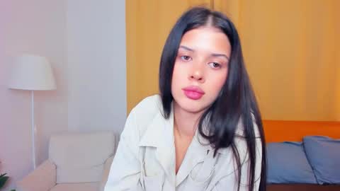 Snapshot of softlyy_bold chatting on 10.28.25 Alice online show from 10.28.25