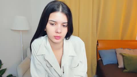 Snapshot of softlyy_bold chatting on 11.01.25 Alice online show from 11.01.25