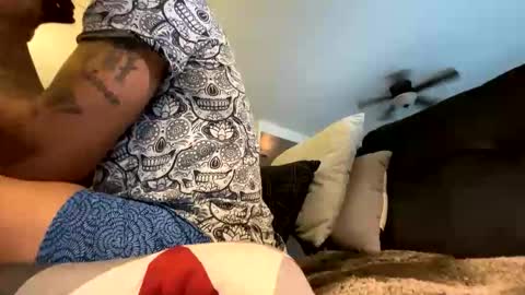 Snapshot of soharddr chatting on 10.25.25 soharddr online show from 10.25.25