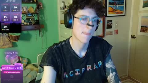 Snapshot of solaya_papaya chatting on 01.22.25 solaya papaya jordan theythem online show from 01.22.25