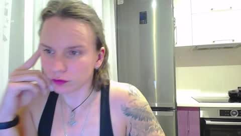 Snapshot of solazas chatting on 12.04.25 Sola online show from 12.04.25