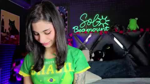 Snapshot of solbeaumont chatting on 06.18.26 Sol online show from 06.18.26