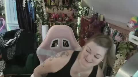 solesticia online show from 02.05.25