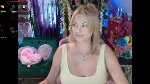 Snapshot of solesticia chatting on 07.31.26 solesticia online show from 07.31.26