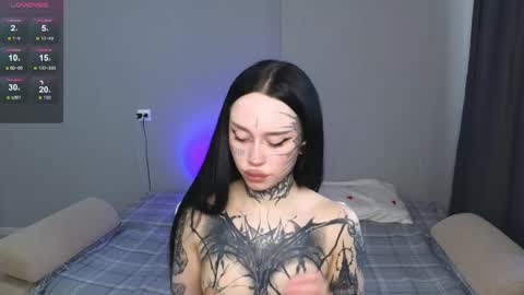 Snapshot of somniya chatting on 05.17.26 somniya online show from 05.17.26