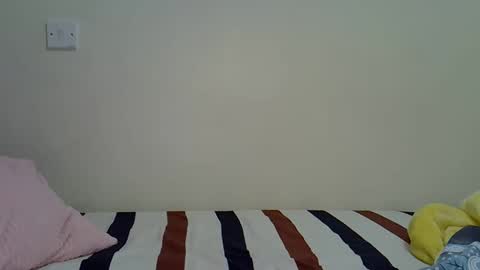 Snapshot of sonnia02 chatting on 10.16.25 sonnia02 online show from 10.16.25