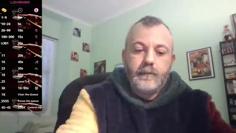 Snapshot of sonoboris chatting on 11.28.25 sonoboris online show from 11.28.25