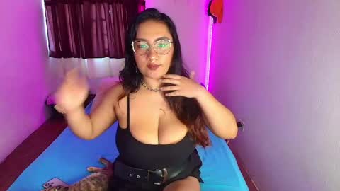 Snapshot of soph_antony chatting on 05.14.26 soph_antony online show from 05.14.26