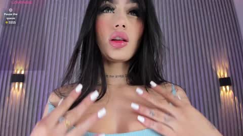 Snapshot of sophi_carter chatting on 01.20.25 Sophi online show from 01.20.25