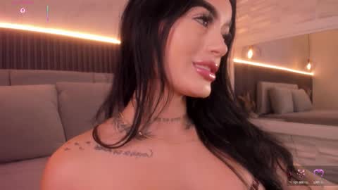 Snapshot of sophi_carter chatting on 11.14.25 Sophi online show from 11.14.25