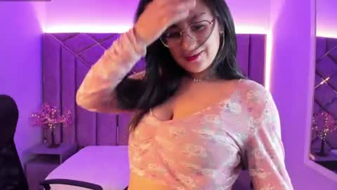 Snapshot of sophi_hardd chatting on 06.13.26 sophi_hardd online show from 06.13.26