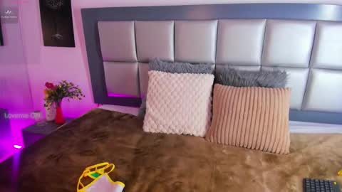 sophi Leone online show from 03.03.26