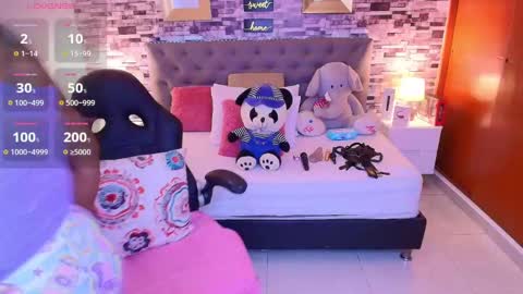 Snapshot of sophia__boobs chatting on 11.24.25 Sofia online show from 11.24.25