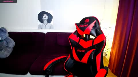 sophia__olsen online show from 01.30.25