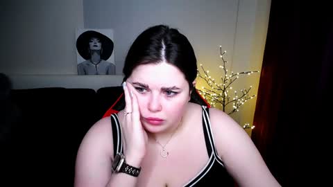 sophia__olsen online show from 02.05.25