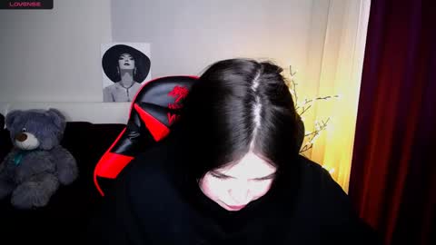 sophia__olsen online show from 02.20.25