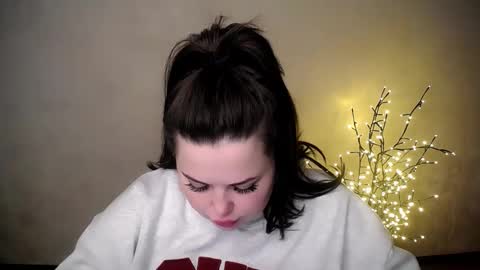 sophia__olsen online show from 11.27.25