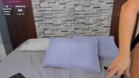 Snapshot of sophia_deluxe18 chatting on 03.05.26 SOFI online show from 03.05.26