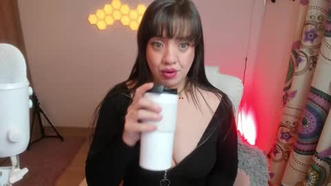 Snapshot of sophia_grants chatting on 10.16.25 sophia_grants online show from 10.16.25