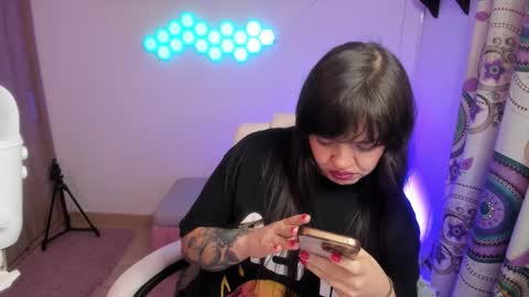 Snapshot of sophia_grants chatting on 10.29.25 sophia_grants online show from 10.29.25