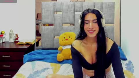 sophia CM online show from 04.24.26