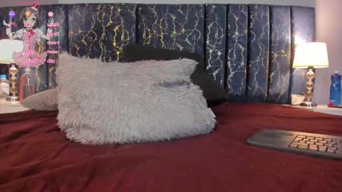 Snapshot of sophia_lemos chatting on 10.31.25 Sofia online show from 10.31.25